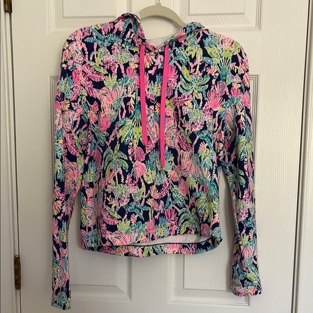 Lilly Pulitzer Cropped Hooded Popover